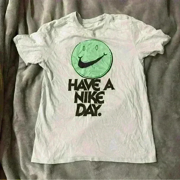 NIKE SPORTSWEAR HAVE A NIKE DAY TEE  mens medium cobalt tint and illusion green - Picture 1 of 5